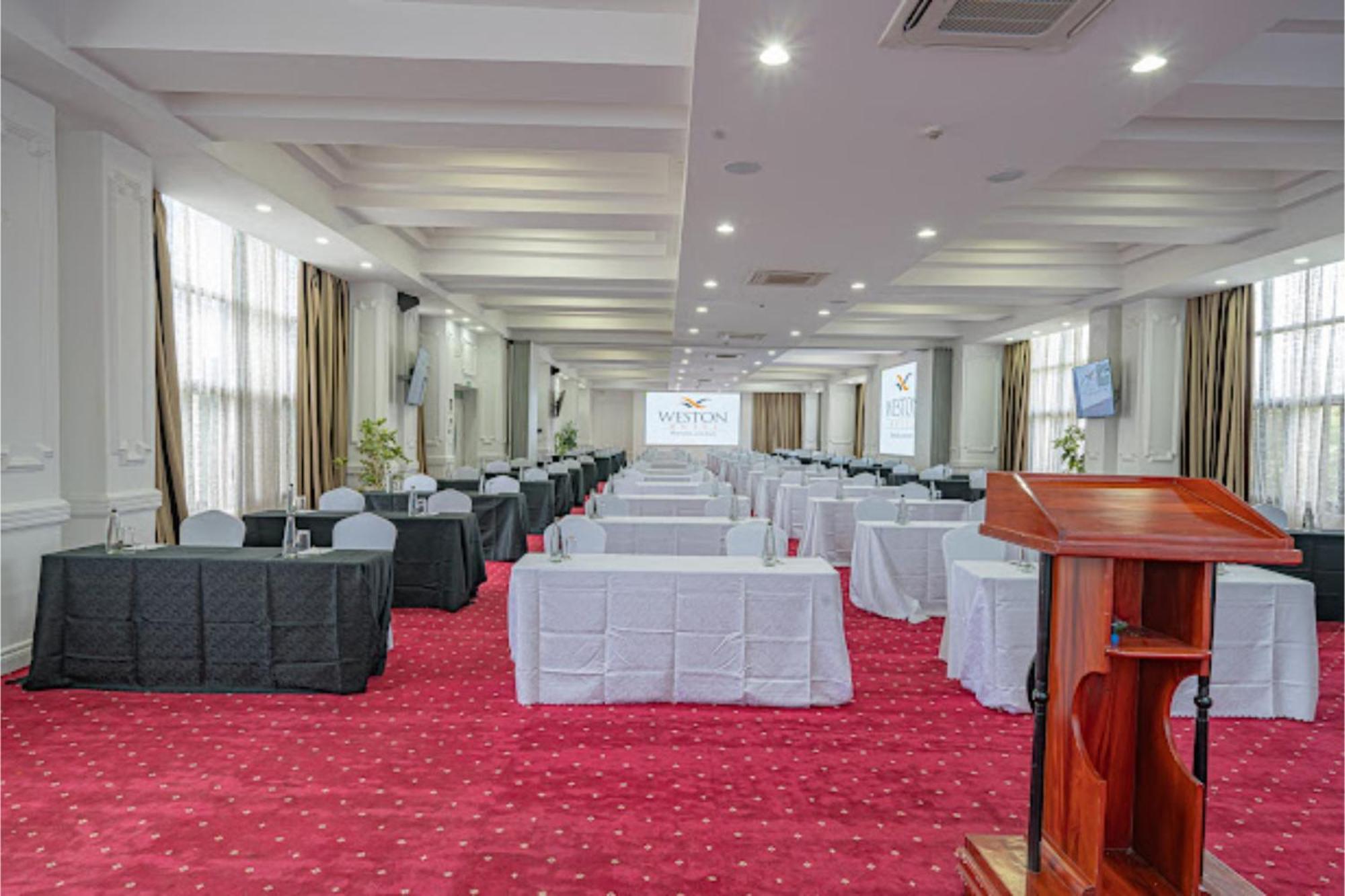 Weston Hotel Nairobi Exterior photo