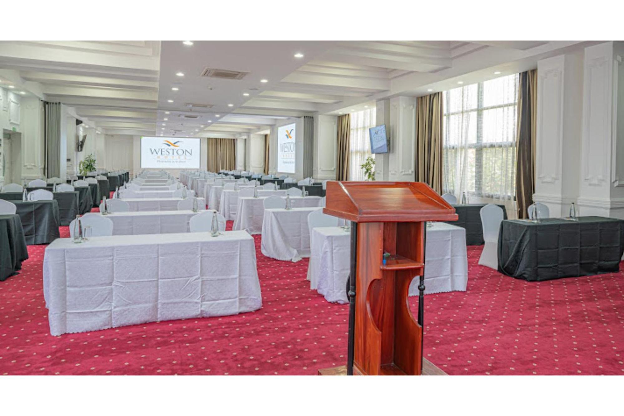 Weston Hotel Nairobi Exterior photo