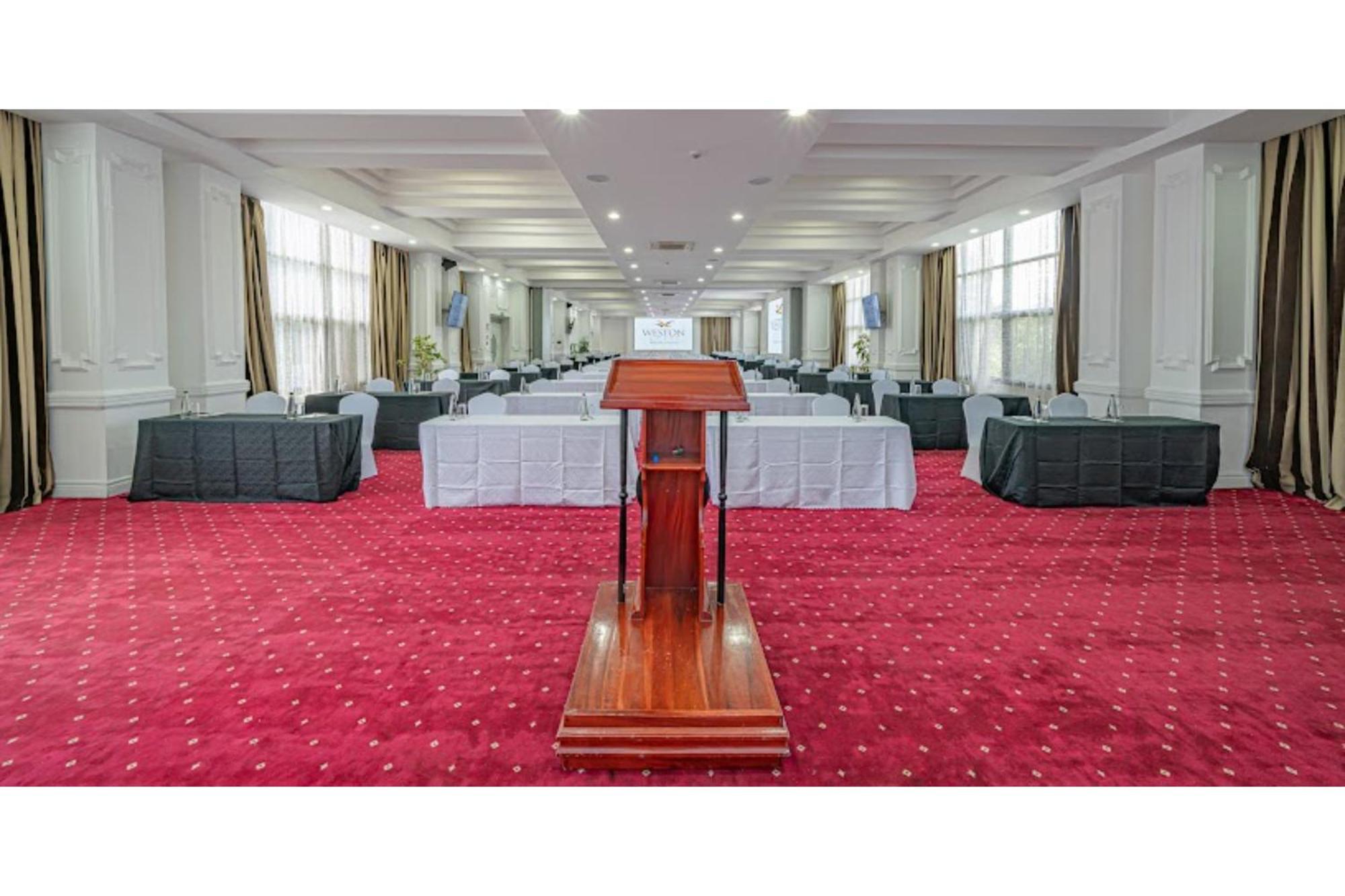 Weston Hotel Nairobi Exterior photo